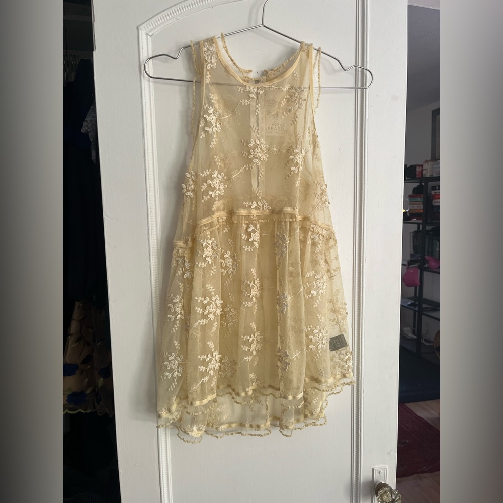 Grae Apparel POL Ivory Floral Lace Sleeveless Tunic Top – Size Small